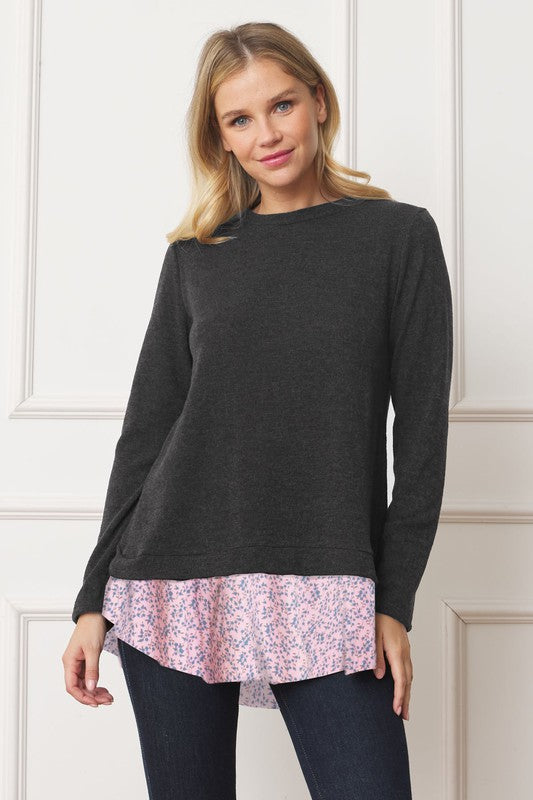 Stilla | Floral Tulip Hem Back Accent Top
