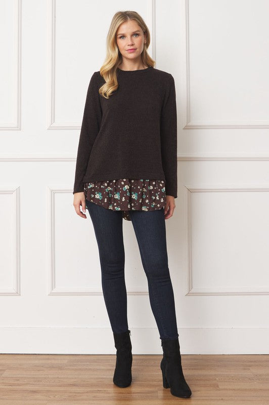 Stilla | Floral Tulip Hem Back Accent Top