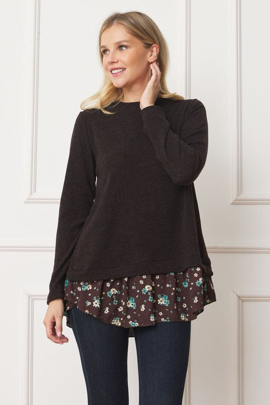 Stilla | Floral Tulip Hem Back Accent Top