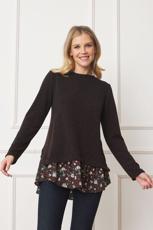 Stilla | Floral Tulip Hem Back Accent Top