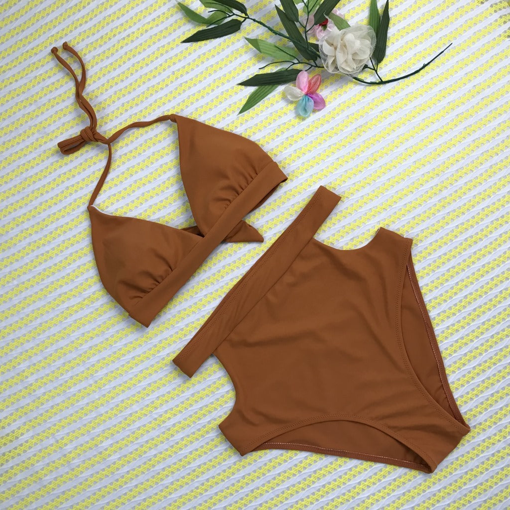 Dame bikini sæt med fashionable skæredetaljer og komfortable stropper Stilla