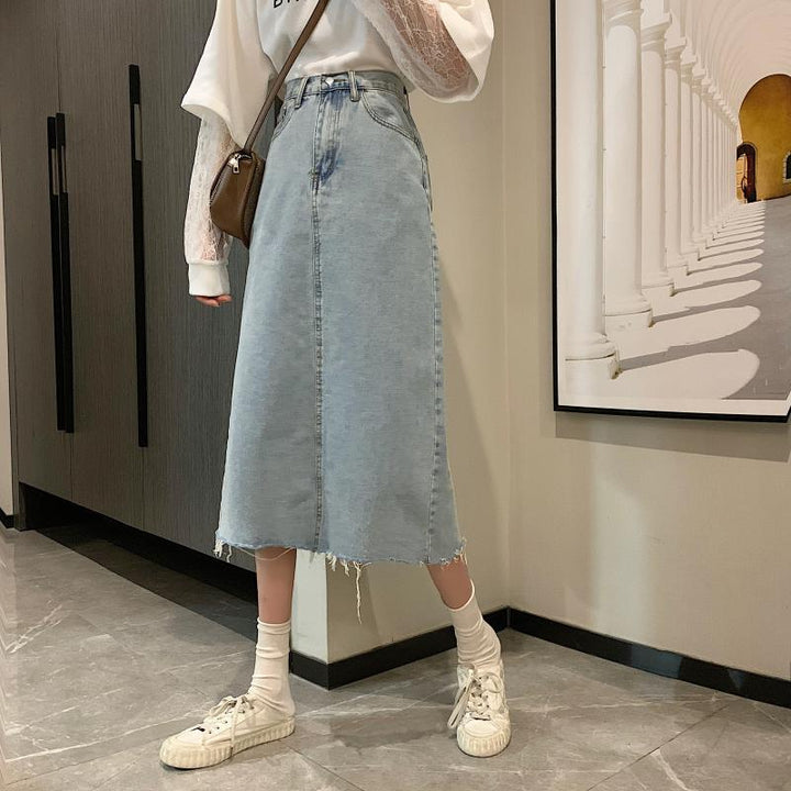 Kvinders casual denim midi nederdel med fransede kanter