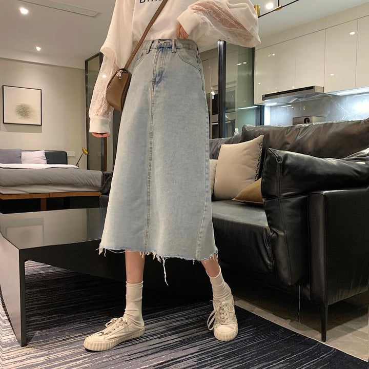 Kvinders casual denim midi nederdel med fransede kanter