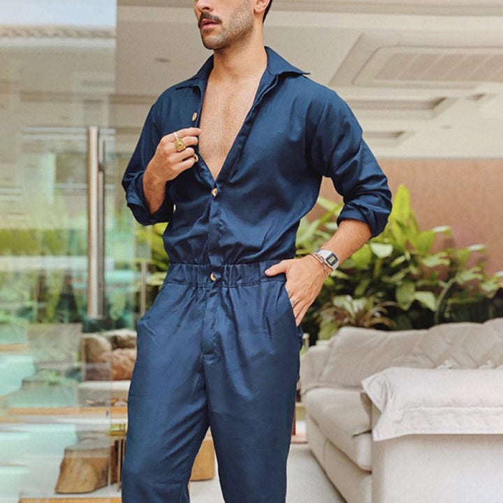Herren nan utilitaristisk jumpsuit med skjortekrave, elastisk talje og koniske ben Skovae