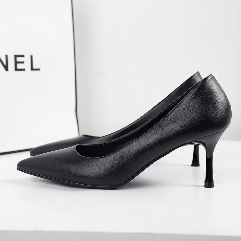 Damer Elegante Spids Tå Hæle med subtile Kitten Heel Stilla