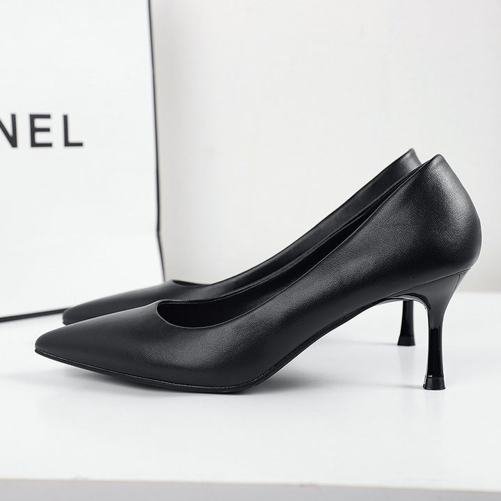 Damer Elegante Spids Tå Hæle med subtile Kitten Heel Stilla