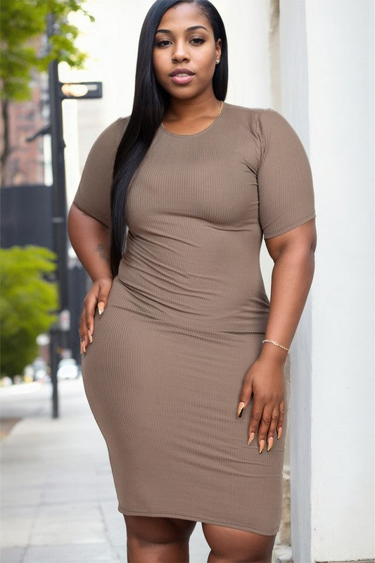 Stilla | Ribbet Bodycon Midi Kjole