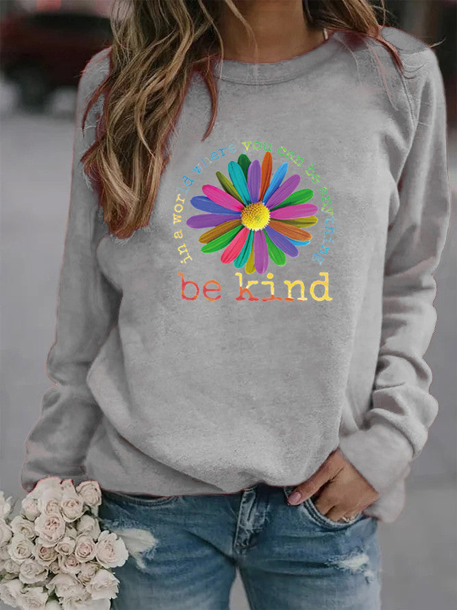 Kvinders sweatshirt med farverigt motiverende blomsterdesign og blødt indre Stilla