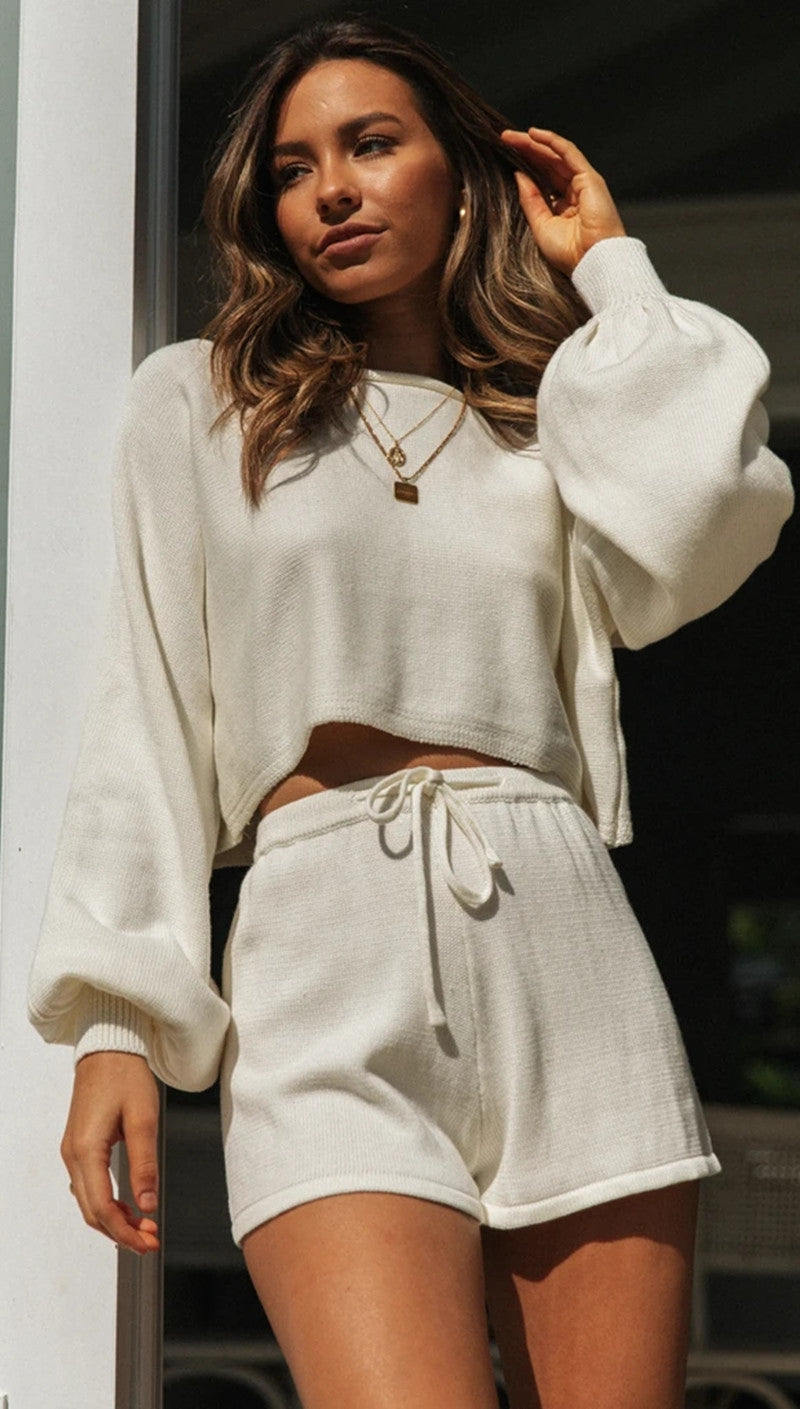 Kvinders afslappede fritidssæt med cropped sweater og shorts Stilla