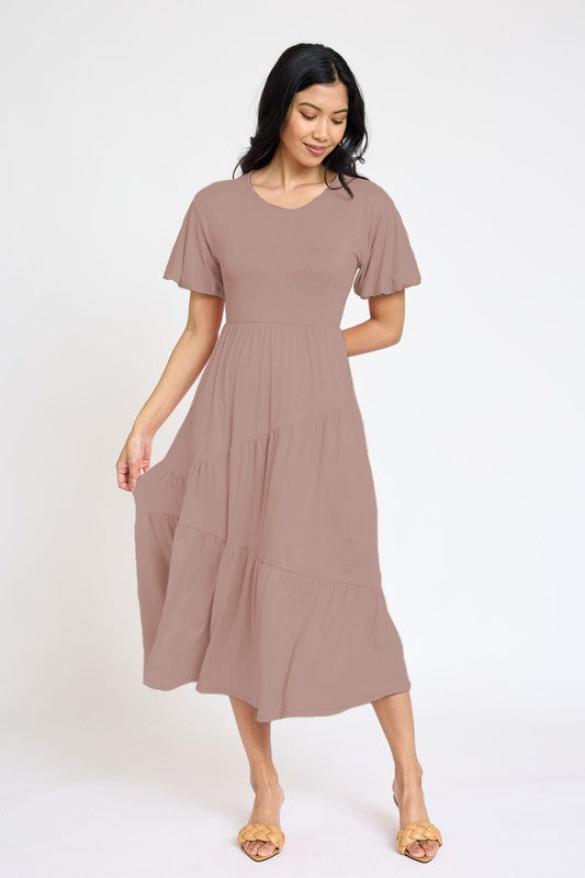 Stilla | Solid Diagonal Tiered Flowing Dress
