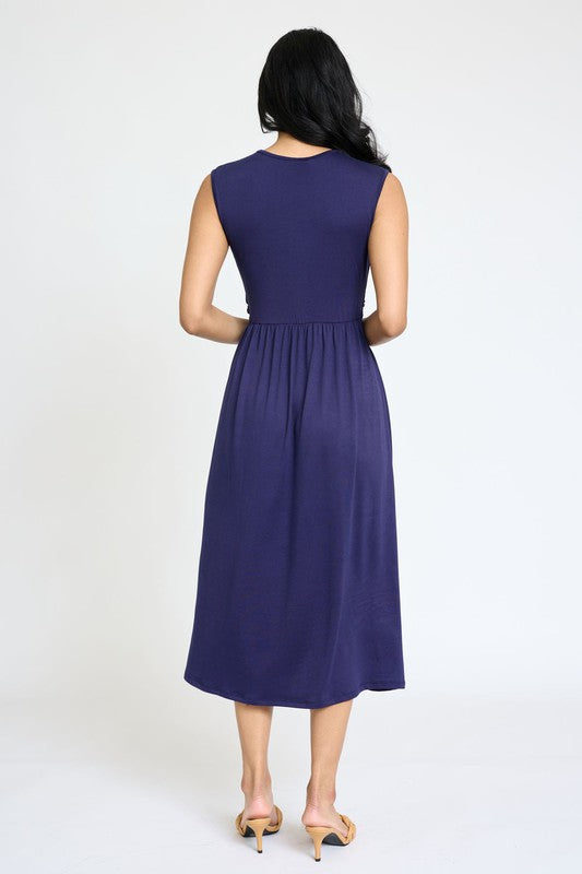 Stilla | Cross-over Bodice Midi Kjole