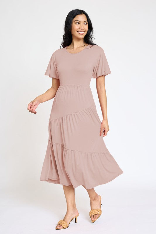 Stilla | Diagonal Laget Flowy Kjole