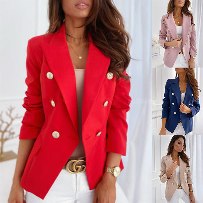 Dame fashionable, skræddersyet blazer med dobbelte knaplukninger og gyldne detaljer Stilla
