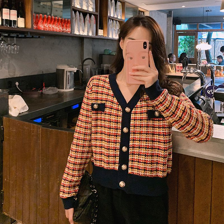 Kvindernes fashionable cardigan med trendy ternet mønster og shiny knapper Stilla