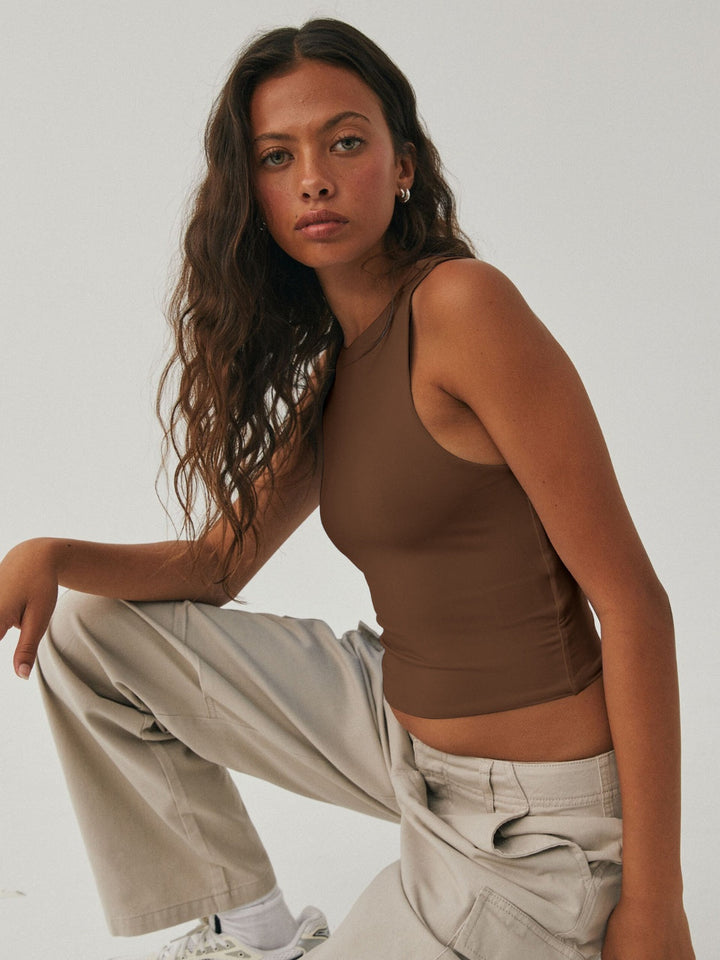 Stilla | V Hals Cropped Tank