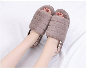 Dame Fuzzy slippers med sporty rem og plyset indvendig Stilla