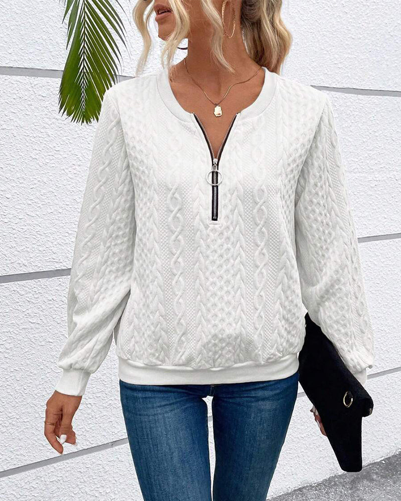 Stilla | Lækkert Ensfarvet Sweater med Lange Ærmer og Lynlås