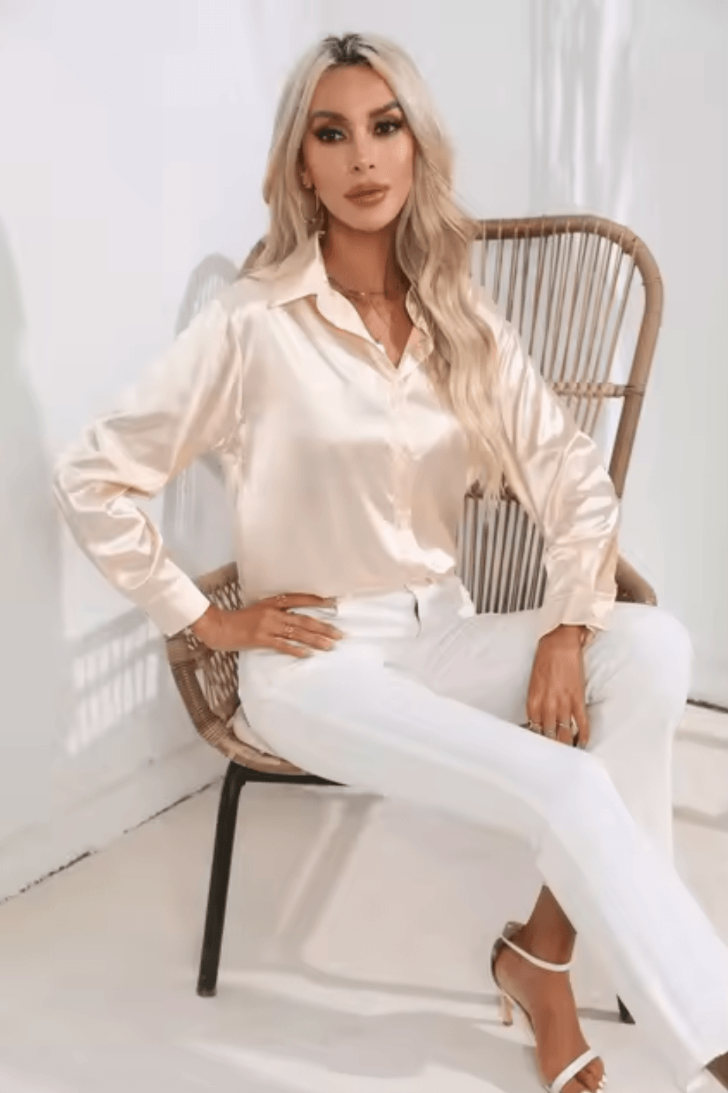 Stilla | Satin Bluse med Lange Ærmer