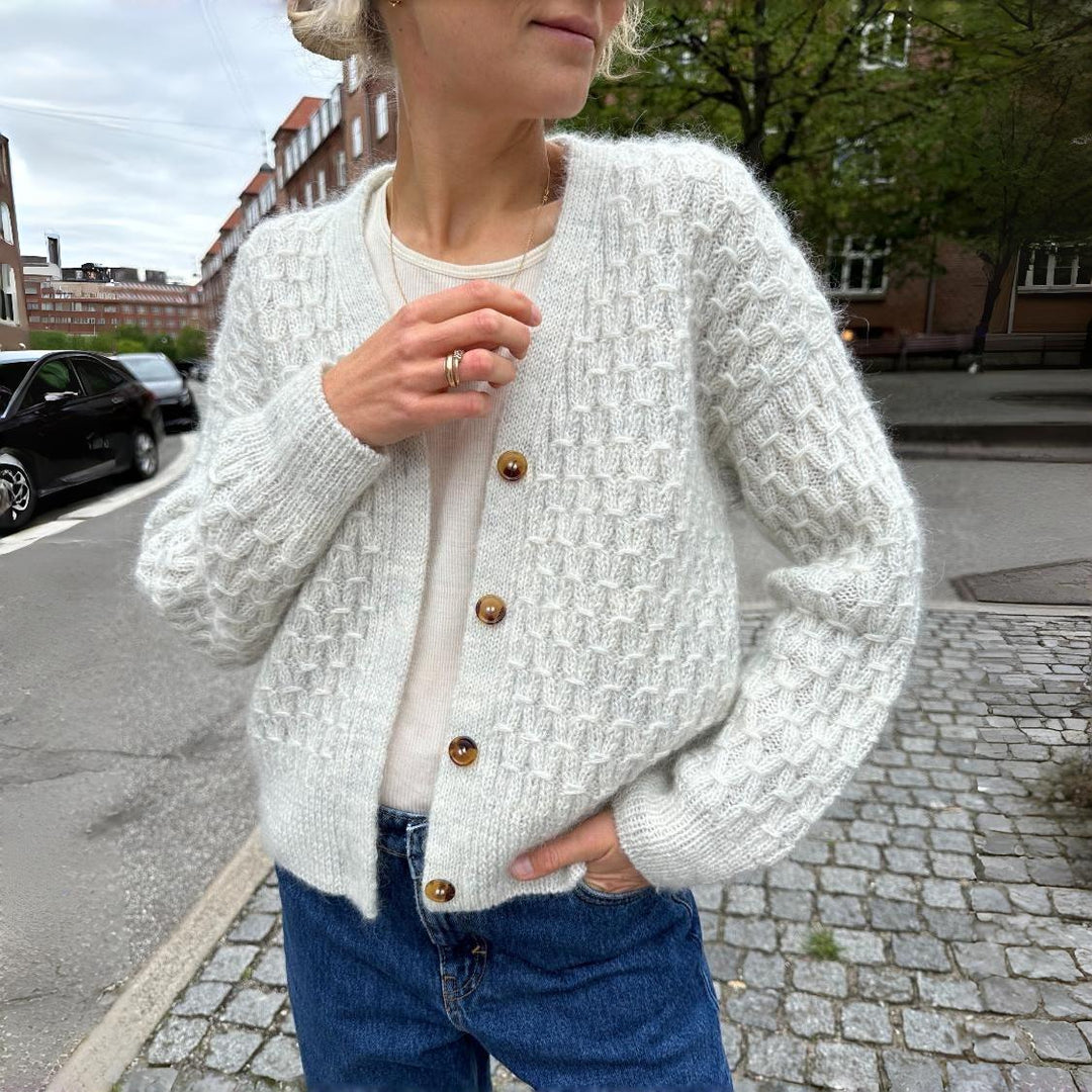 Stilla | Lettern Og Hyggelig Trøje Med Knapper Og Dyb V-Hals