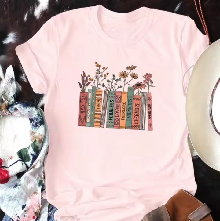 Stilla | T shirt med bog og blomstermotiv