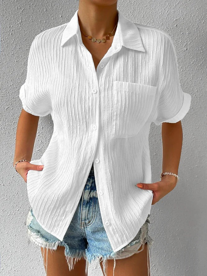 Stilla | Løstsiddende, Afslappet Bluse med Button-Down Skjortekrave