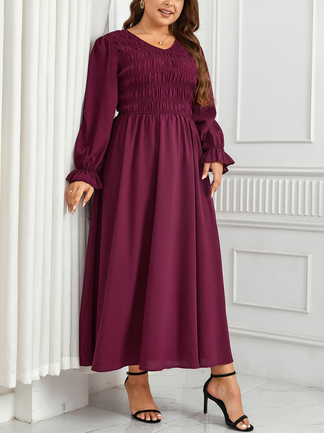 Stilla | Størrelse Flounce Ærme Smocked Maxi Kjole