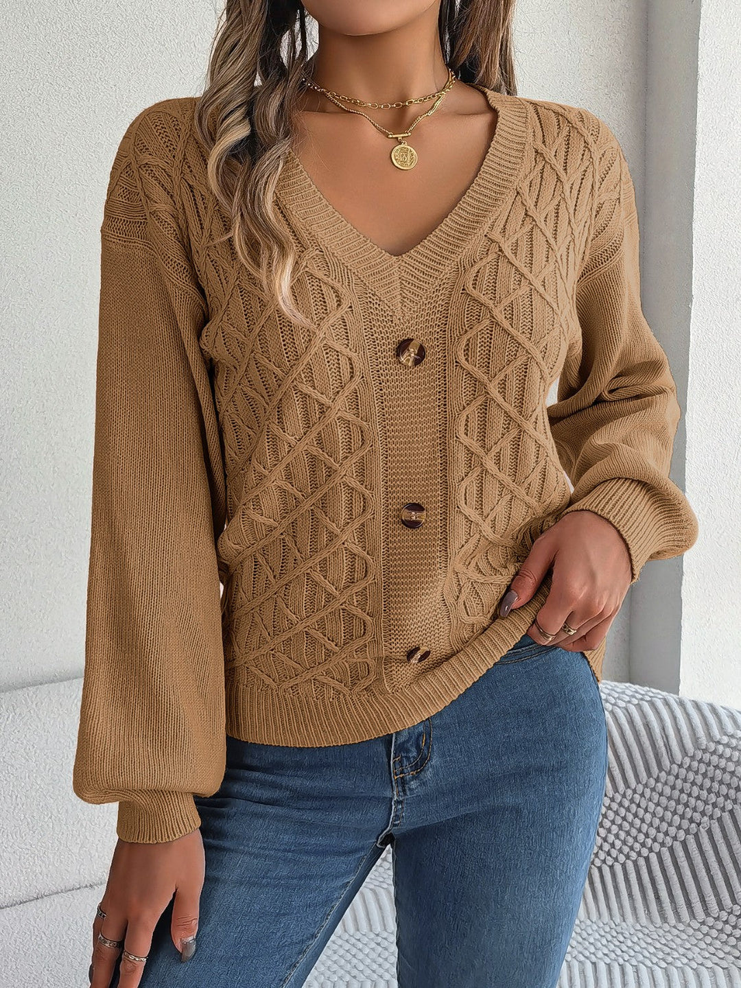 Stilla | Strikket V-hals lanterneærme sweater
