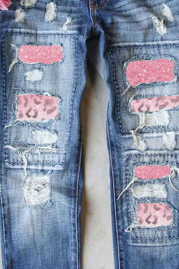 Stilla | Patch Distressed Straight Leg Jeans