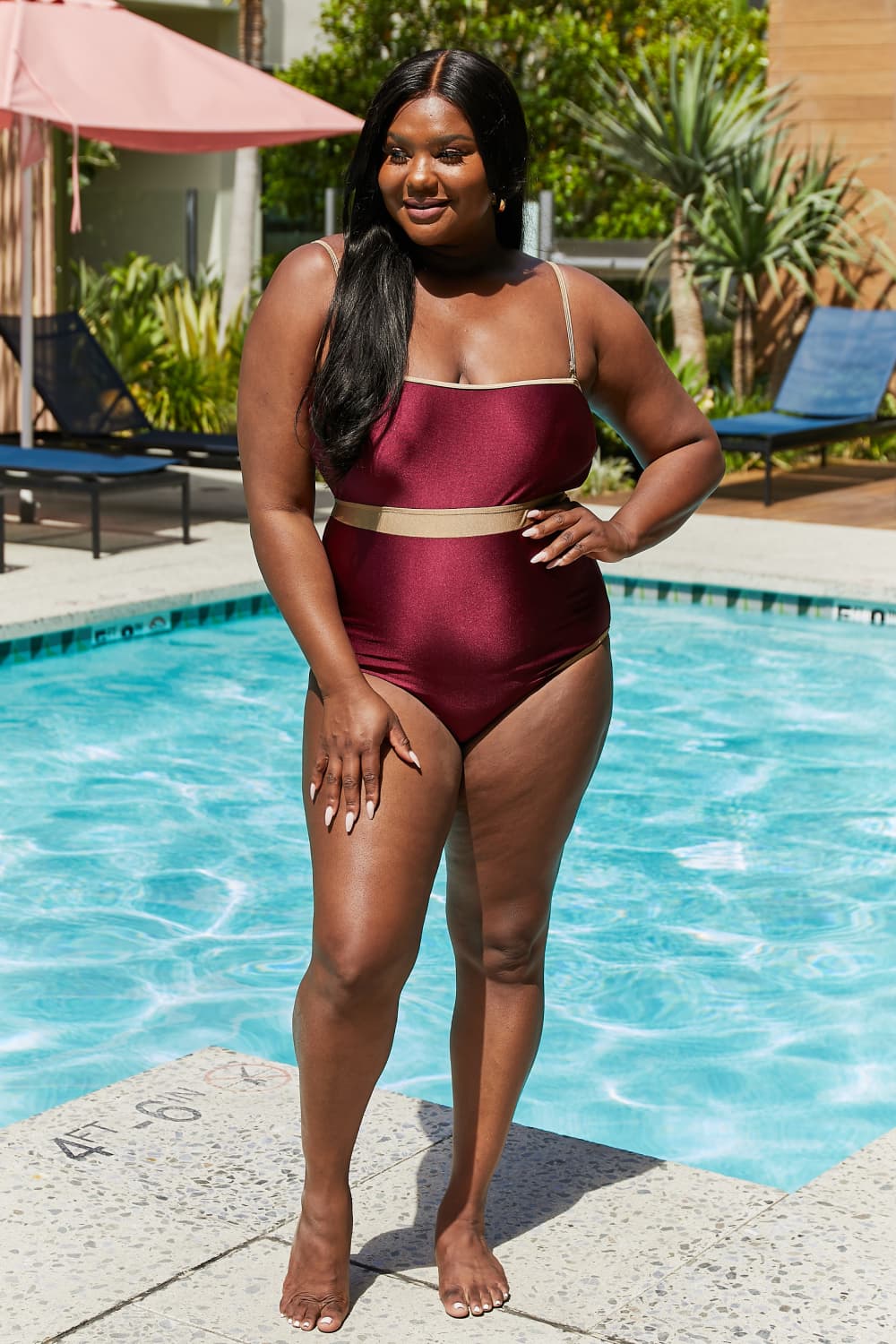 Stilla | West Swim Wave Break Contrast Trim One-piece I Vin