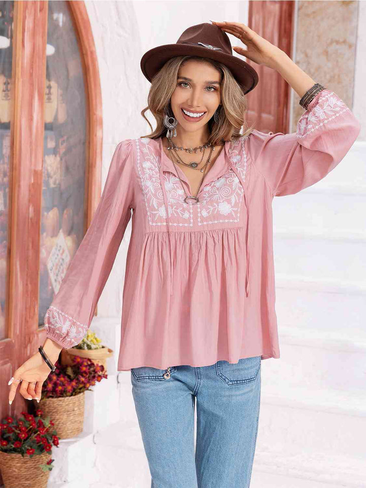 Stilla | Slipsnakke ballonskorte bluse