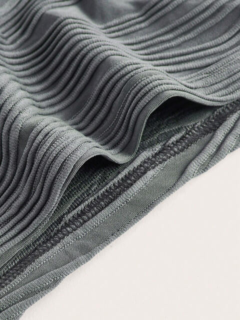 Stilla | Detaljeret Firkanthals Tank