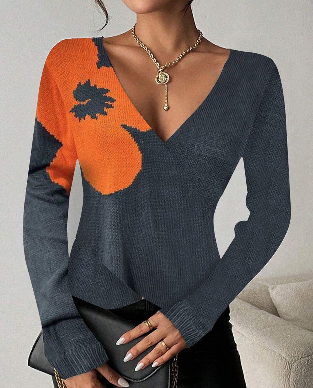 Stilla | Grå Sweater Med Lange Ærmer og Blomstertrykt