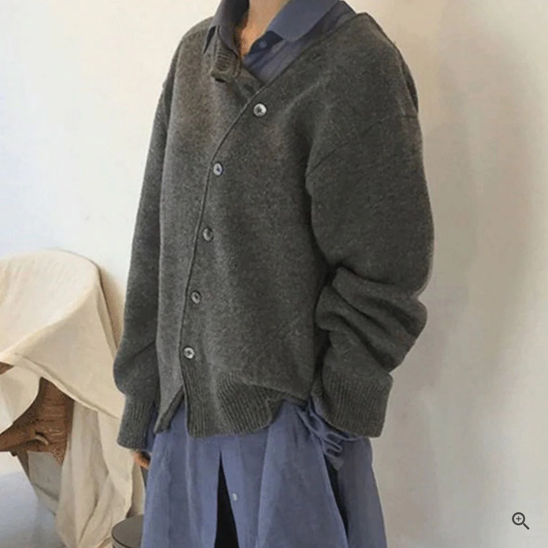 Stilla | Asymmetrisk Strikjakke Med Unikke Knapper