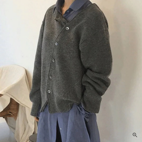 Stilla | Asymmetrisk Strikjakke Med Unikke Knapper