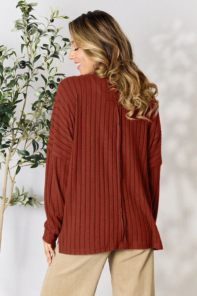 Stilla | Bae Full Size Ribbet Rund Hals Slids Strik Top