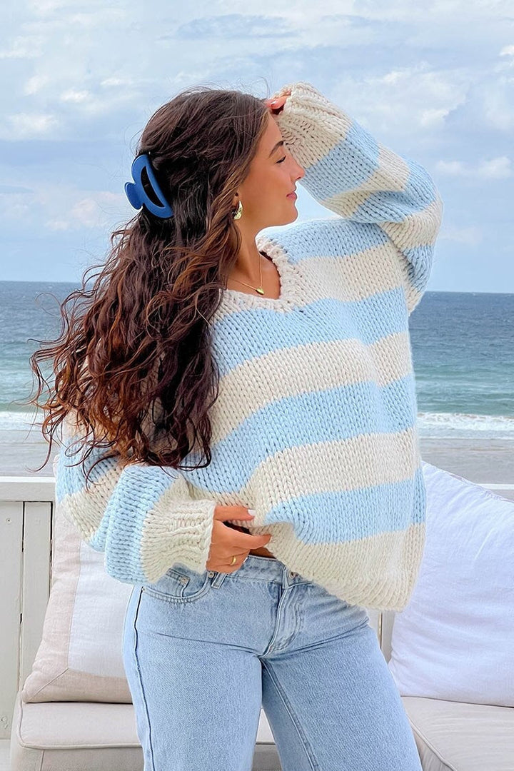 Stilla | strikket sweater med off-shoulder stribemønster
