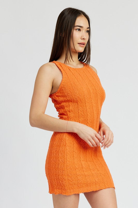 Stilla | Neck Fittet Minikjole