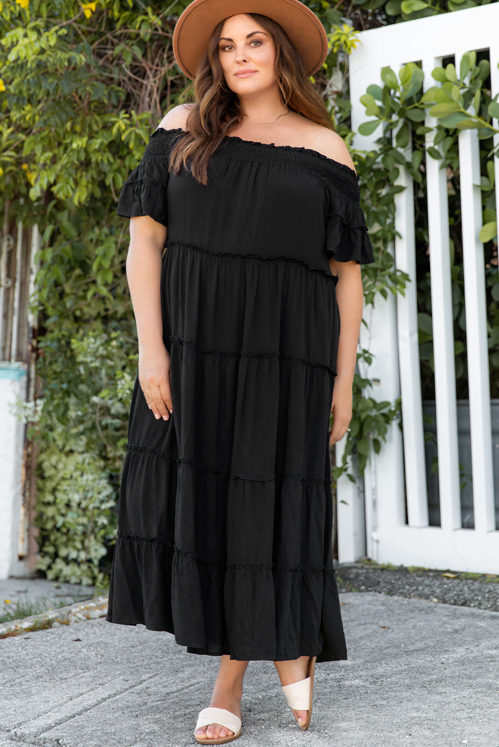 Stilla | Størrelse Off-shoulder Ruffle Trim Maxi Kjole