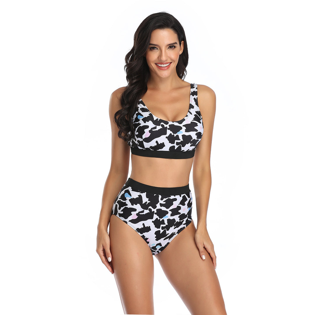 Dame Højskåret Bikini med sporty snit og grafisk design Stilla