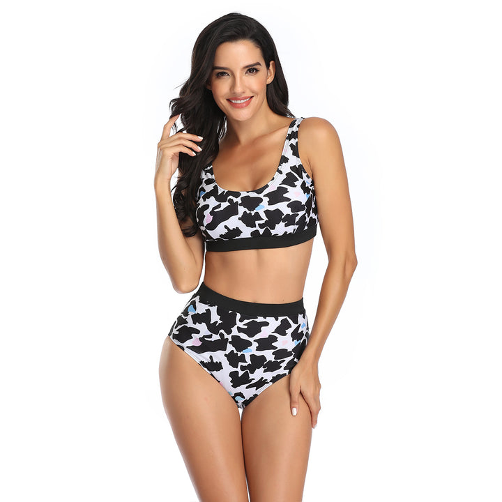 Dame Højskåret Bikini med sporty snit og grafisk design Stilla