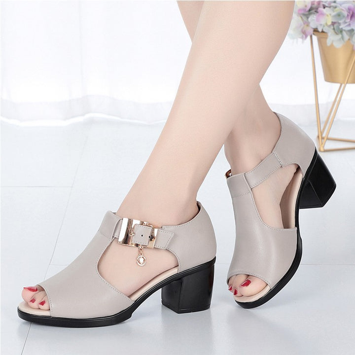 Dame elegante Peep-Toe sandaler med modestrap og dekorerende spænde Stilla