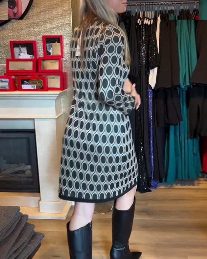 Stilla | Polka Dot Print og Knælængde