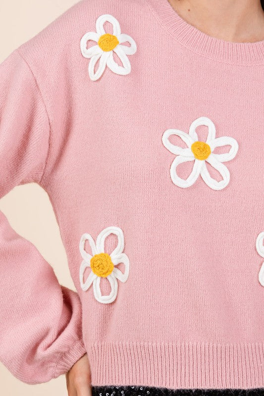 Stilla | Striktrøje med blomsterbroderi på forsiden
