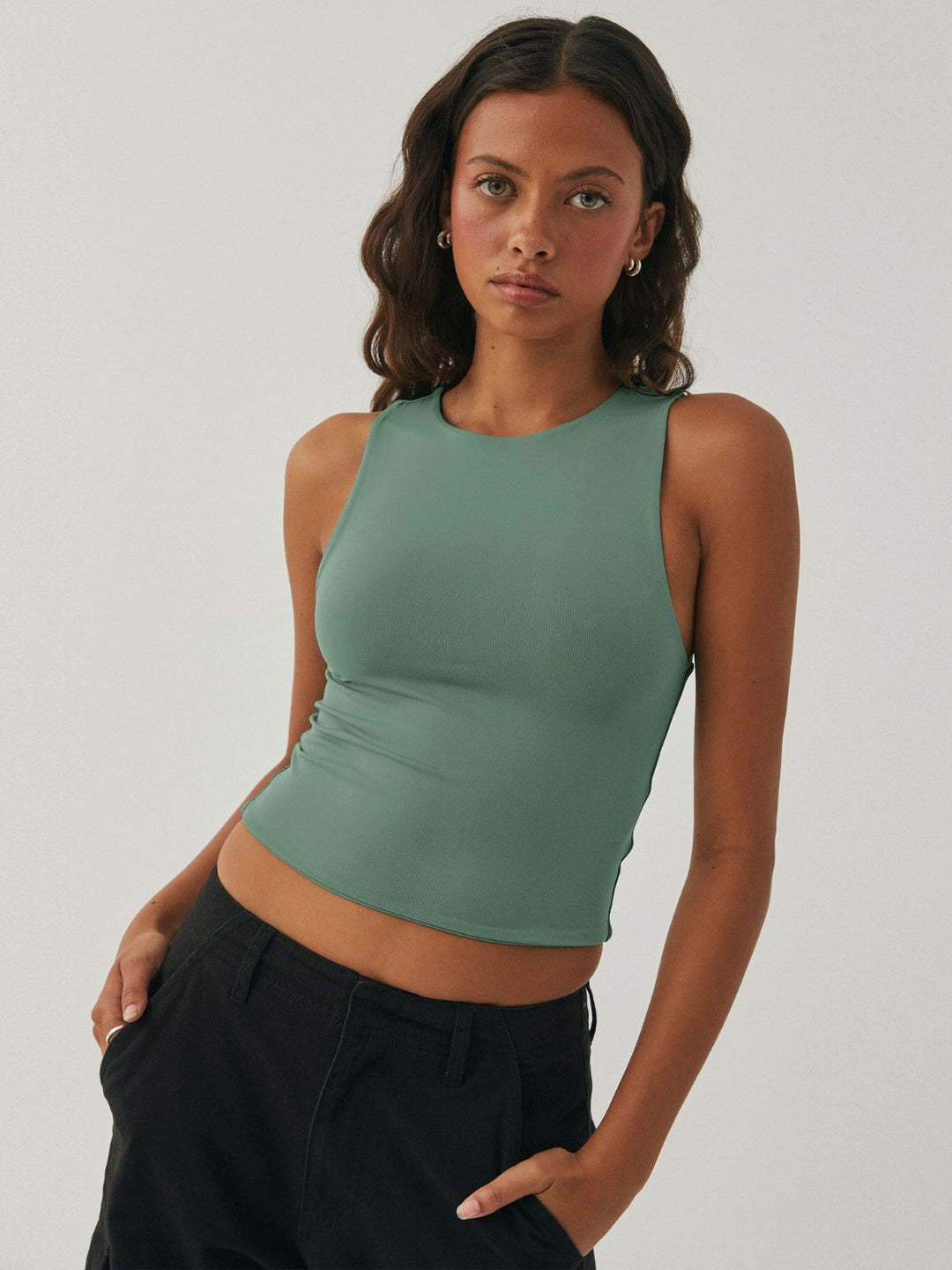Stilla | V Hals Cropped Tank
