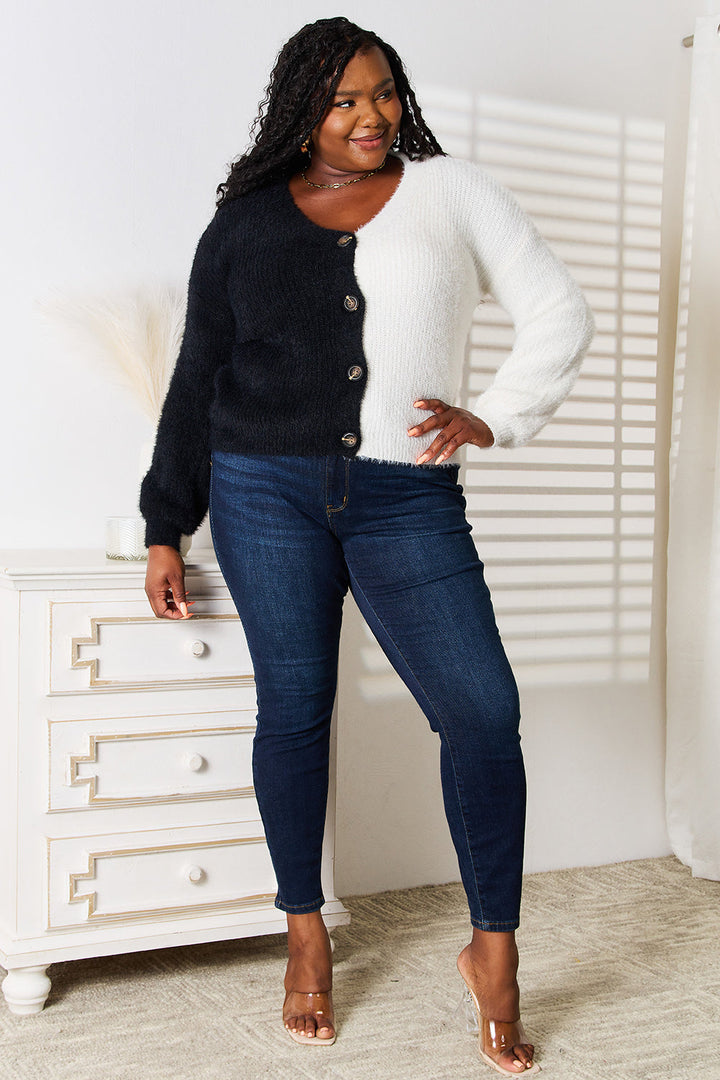 Stilla | Wings Woven Right Contrast Knap-Front V-Hals Cardigan