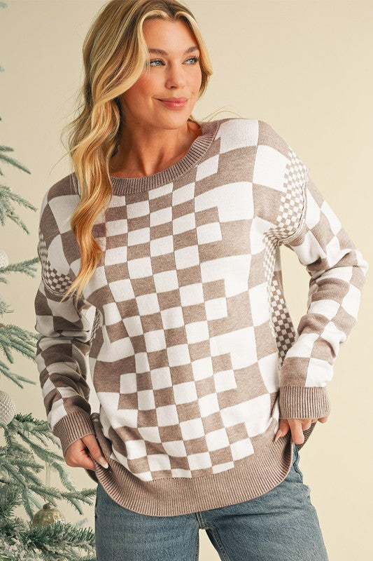 Stilla | Rund hals pullover med ternet mønster og faldende skuldre