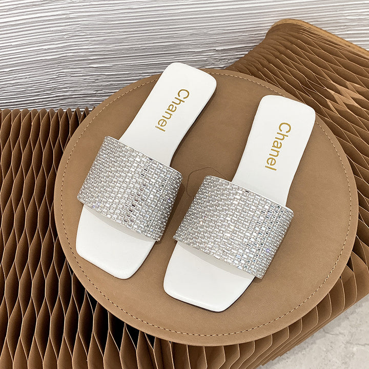 Dame elegante slippers med funklende strassdetaljer og komfortabelt fodseng Stilla