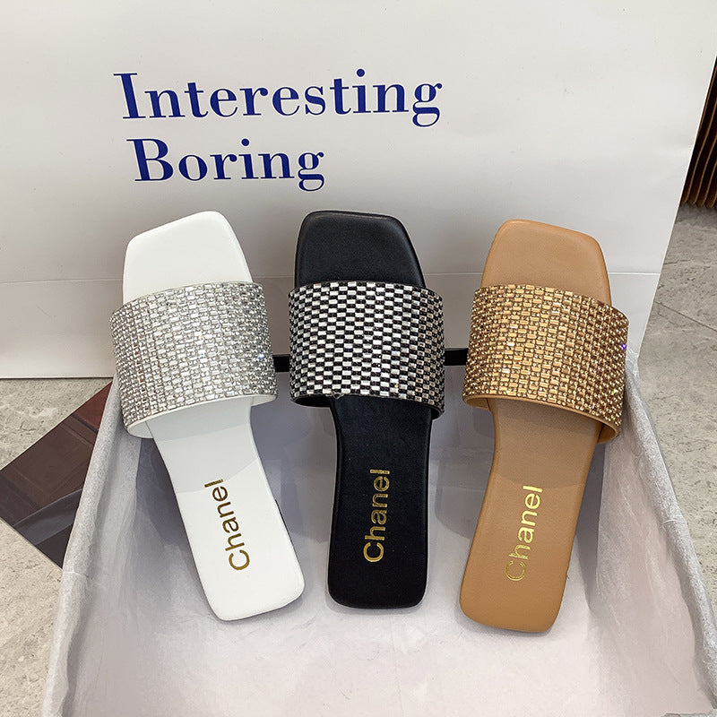 Dame elegante slippers med funklende strassdetaljer og komfortabelt fodseng Stilla