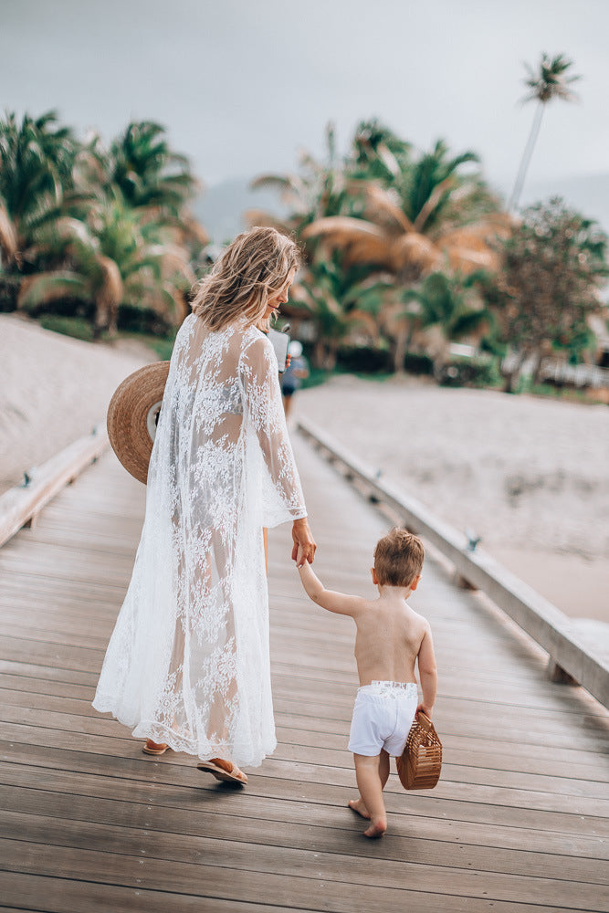 Dame spids-kaftan med fine blomsterbroderier Stilla