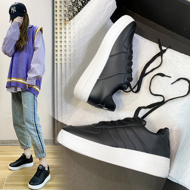 Dame Sporty Sneakers i minimalistisk design med åndbar overfladestruktur og skridsikker sål Stilla